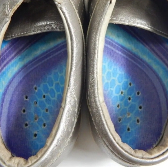 Josef Seibel Metallic Pewter Sneakers - Picture 8 of 10